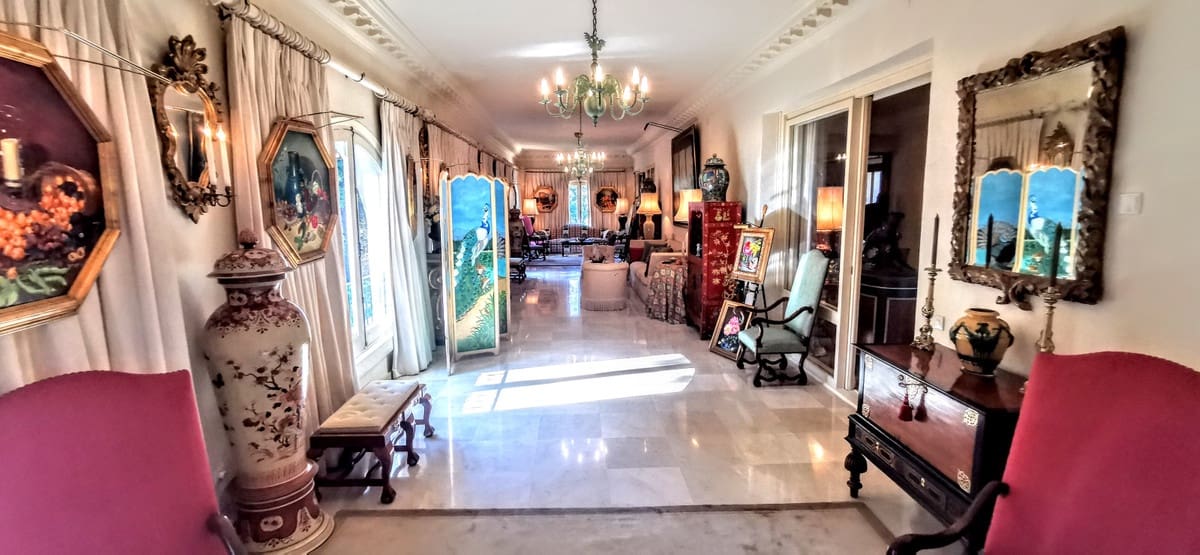 9 soverom Villa til salgs i Golden Mile med svømmebasseng garasje - € 10 500 000 (Ref: 8529540)