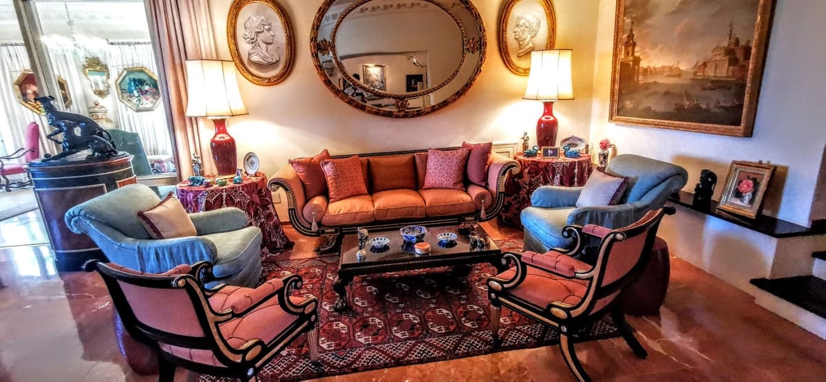 9 soverom Villa til salgs i Golden Mile med svømmebasseng garasje - € 10 500 000 (Ref: 8529540)