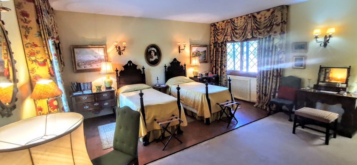 9 soverom Villa til salgs i Golden Mile med svømmebasseng garasje - € 10 500 000 (Ref: 8529540)