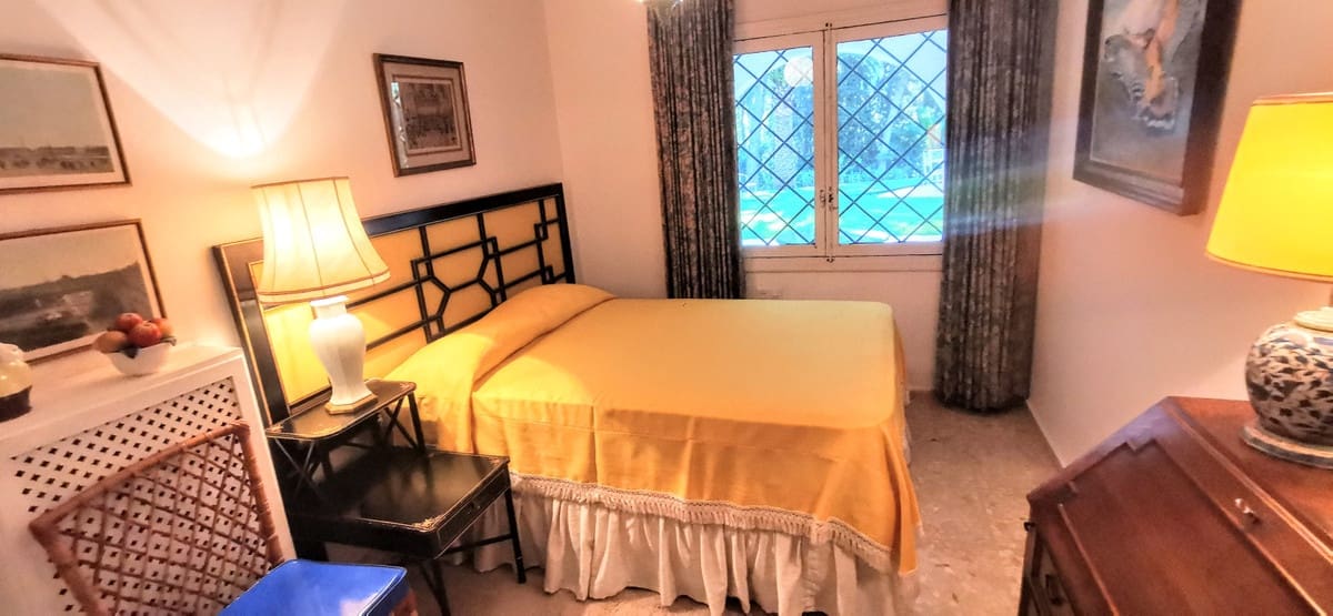 9 soverom Villa til salgs i Golden Mile med svømmebasseng garasje - € 10 500 000 (Ref: 8529540)