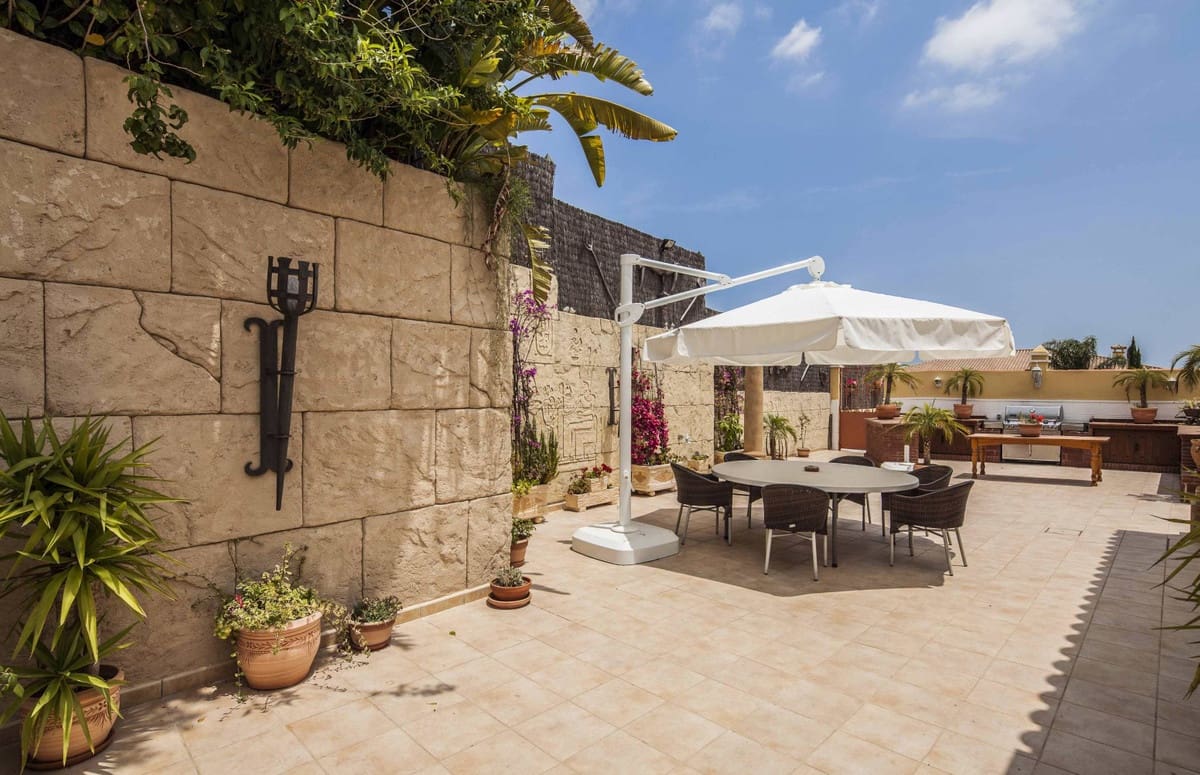 8 sypialnia Willa na sprzedaż w Sotogrande z basenem garażem - 10 000 000 € (Ref: 8529541)