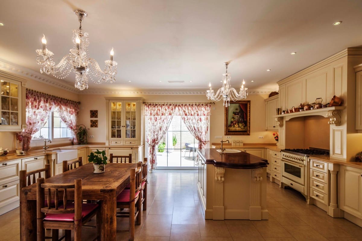 8 sypialnia Willa na sprzedaż w Sotogrande z basenem garażem - 10 000 000 € (Ref: 8529541)