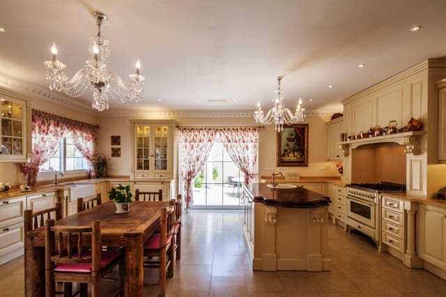 8 sypialnia Willa na sprzedaż w Sotogrande Alto, San Roque z basenem garażem - 10 000 000 € (Ref: 8529541)