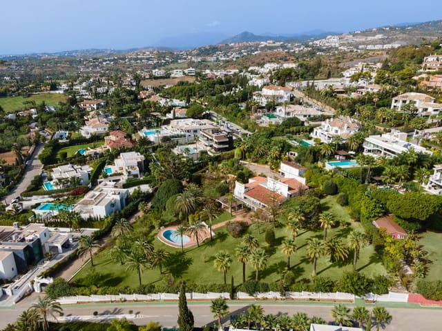 Teren niezagospodarowany na sprzedaż w Las Brisas, Marbella - 10 900 000 € (Ref: 8529542)