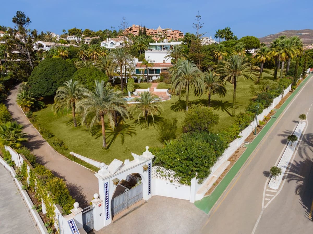 Ubebygd land til salgs i Nueva Andalucia - € 10 900 000 (Ref: 8529542)