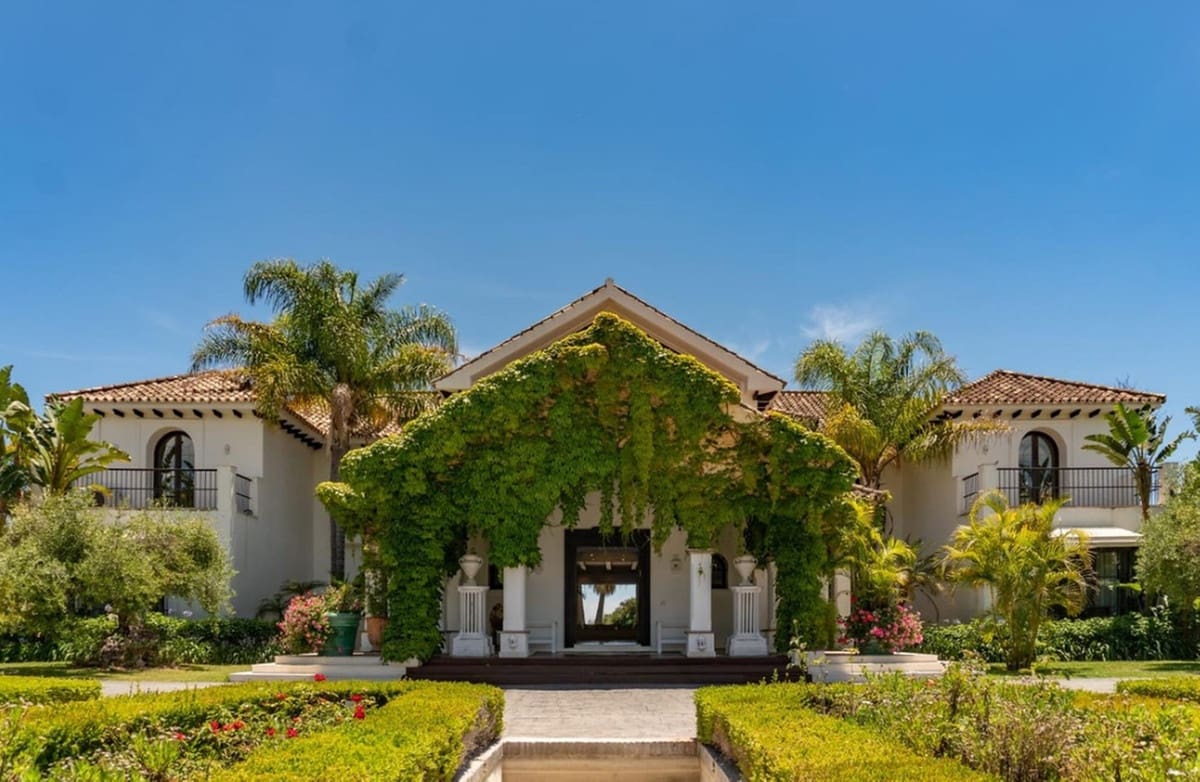 9 sypialnia Willa na sprzedaż w Estepona z basenem - 11 900 000 € (Ref: 8529548)