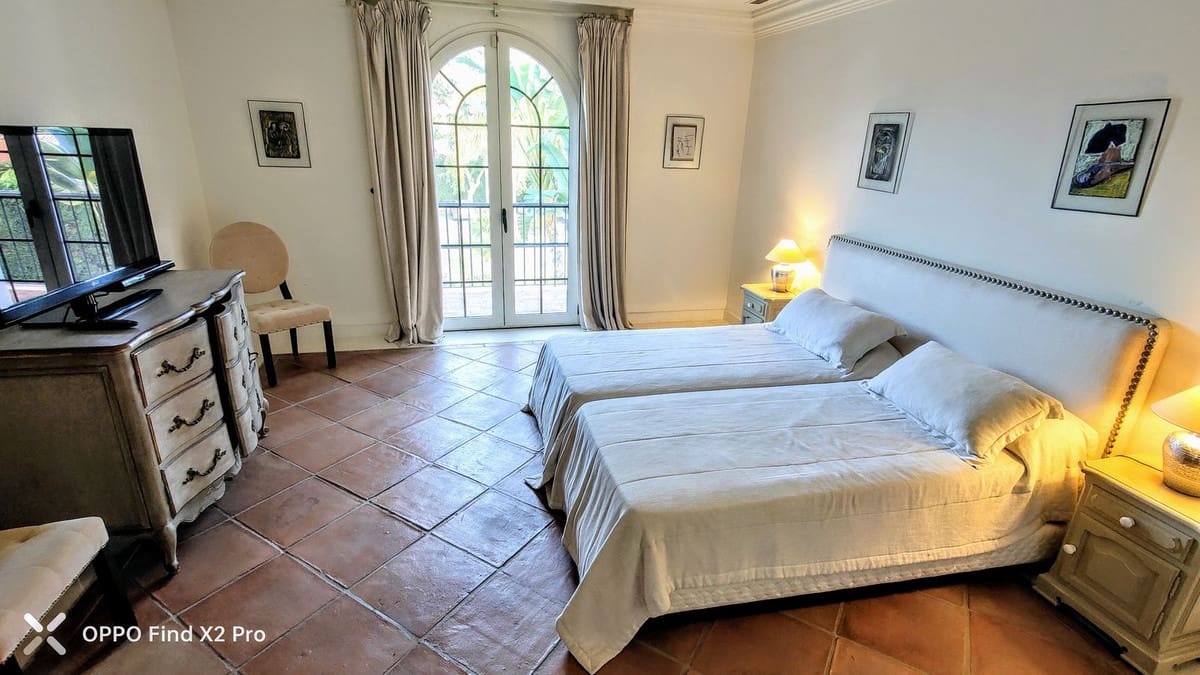 9 sypialnia Willa na sprzedaż w Estepona z basenem - 11 900 000 € (Ref: 8529548)