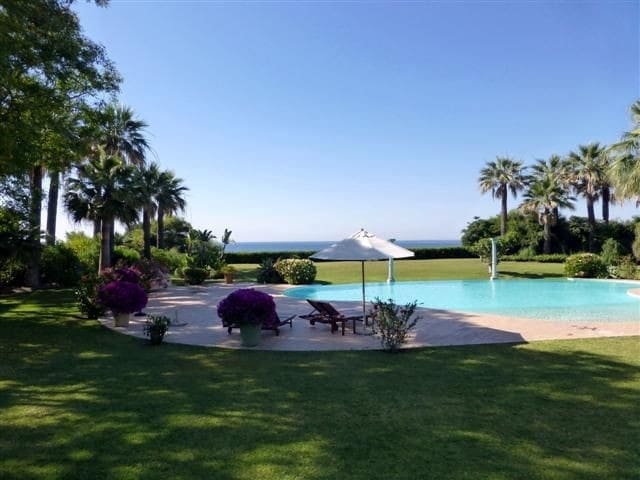 9 makuuhuone Huvila myytävänä paikassa Centro, Estepona mukana uima-altaan - 11 900 000 € (Ref: 8529548)