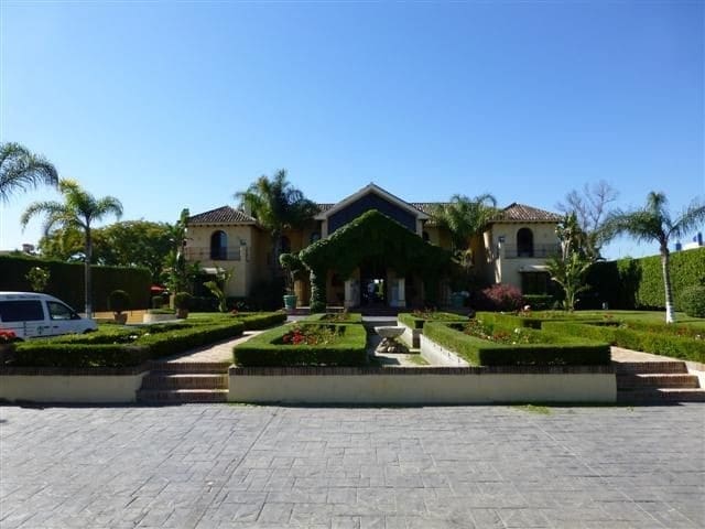 9 sypialnia Willa na sprzedaż w Estepona z basenem - 11 900 000 € (Ref: 8529548)