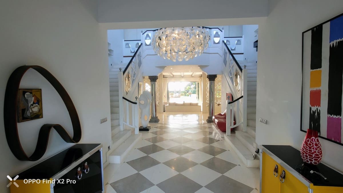 9 sypialnia Willa na sprzedaż w Estepona z basenem - 11 900 000 € (Ref: 8529548)