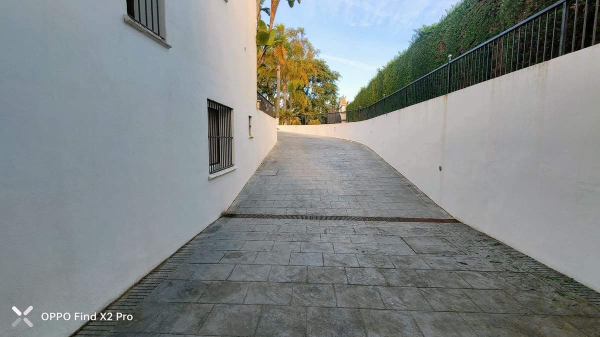 9 sypialnia Willa na sprzedaż w Estepona z basenem - 11 900 000 € (Ref: 8529548)