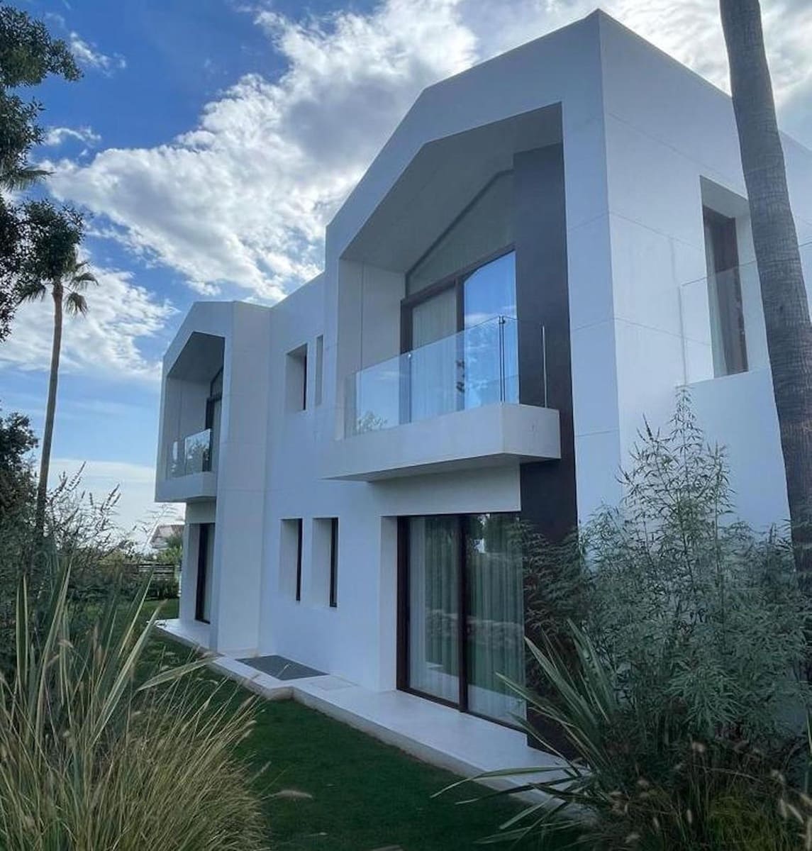 8 soveværelse Villa til salg i Golden Mile med swimmingpool garage - € 12.500.000 (Ref: 8529550)