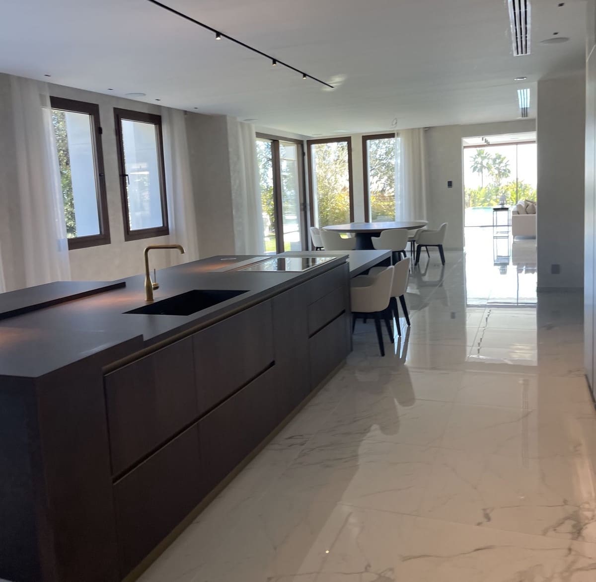 8 soveværelse Villa til salg i Golden Mile med swimmingpool garage - € 12.500.000 (Ref: 8529550)