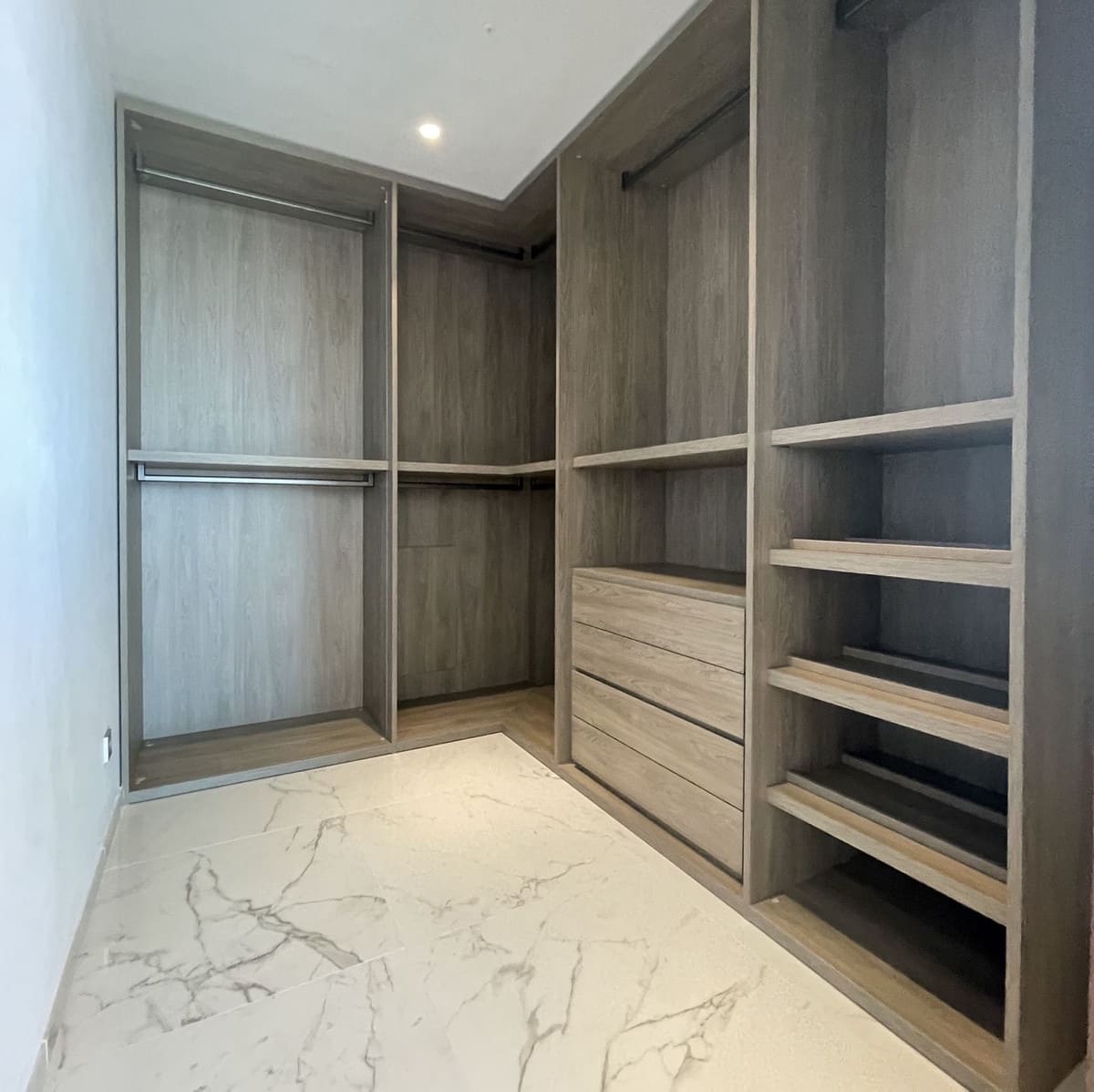 8 soveværelse Villa til salg i Golden Mile med swimmingpool garage - € 12.500.000 (Ref: 8529550)