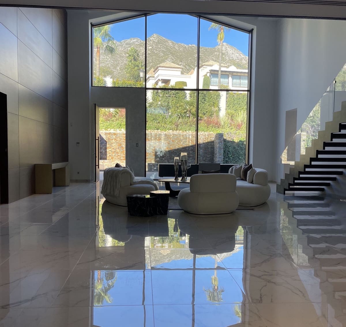 8 soveværelse Villa til salg i Golden Mile med swimmingpool garage - € 12.500.000 (Ref: 8529550)