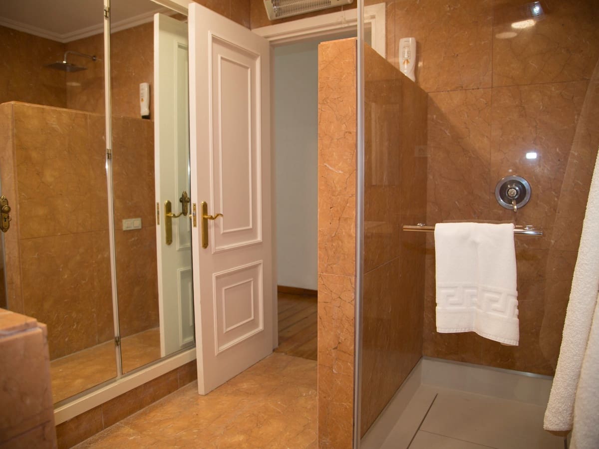 8 quarto Moradia para venda em Golden Mile com piscina - 11 000 000 € (Ref: 8529556)