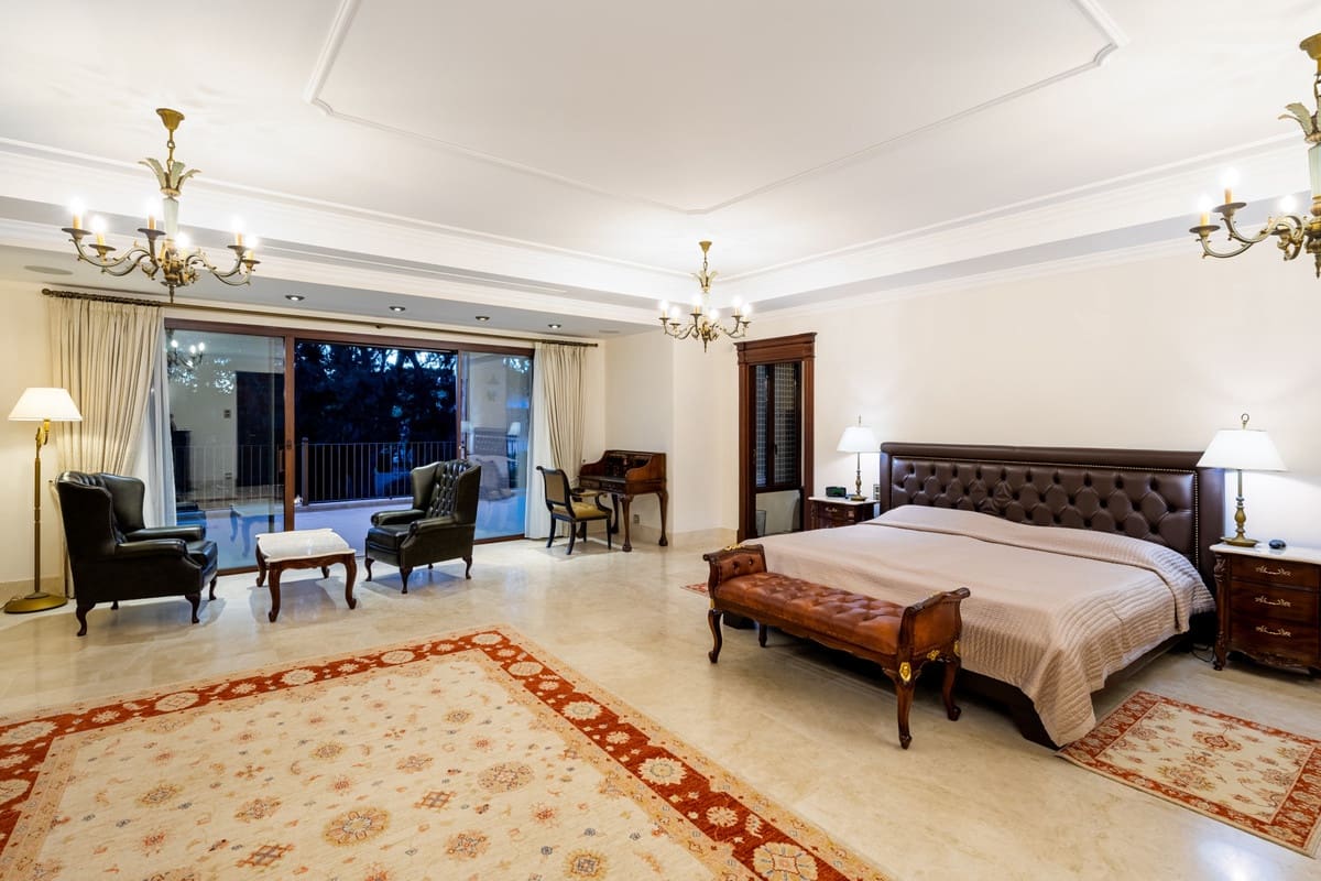 6 soveværelse Villa til salg i Guadalmina med swimmingpool - € 11.500.000 (Ref: 8529558)