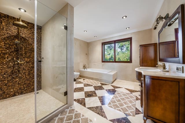 6 soveværelse Villa til salg i Guadalmina Baja, Marbella med swimmingpool - € 11.500.000 (Ref: 8529558)