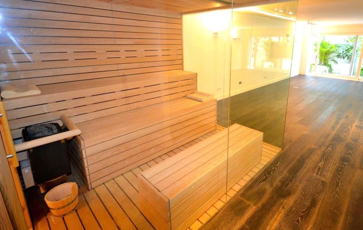 6 sypialnia Willa na sprzedaż w Golden Mile z basenem garażem - 14 859 000 € (Ref: 8529560)