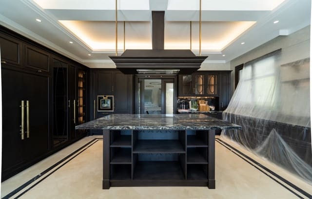 6 bedroom Villa for sale in Sierra Blanca, Marbella with pool - € 29,000,000 (Ref: 8529561)