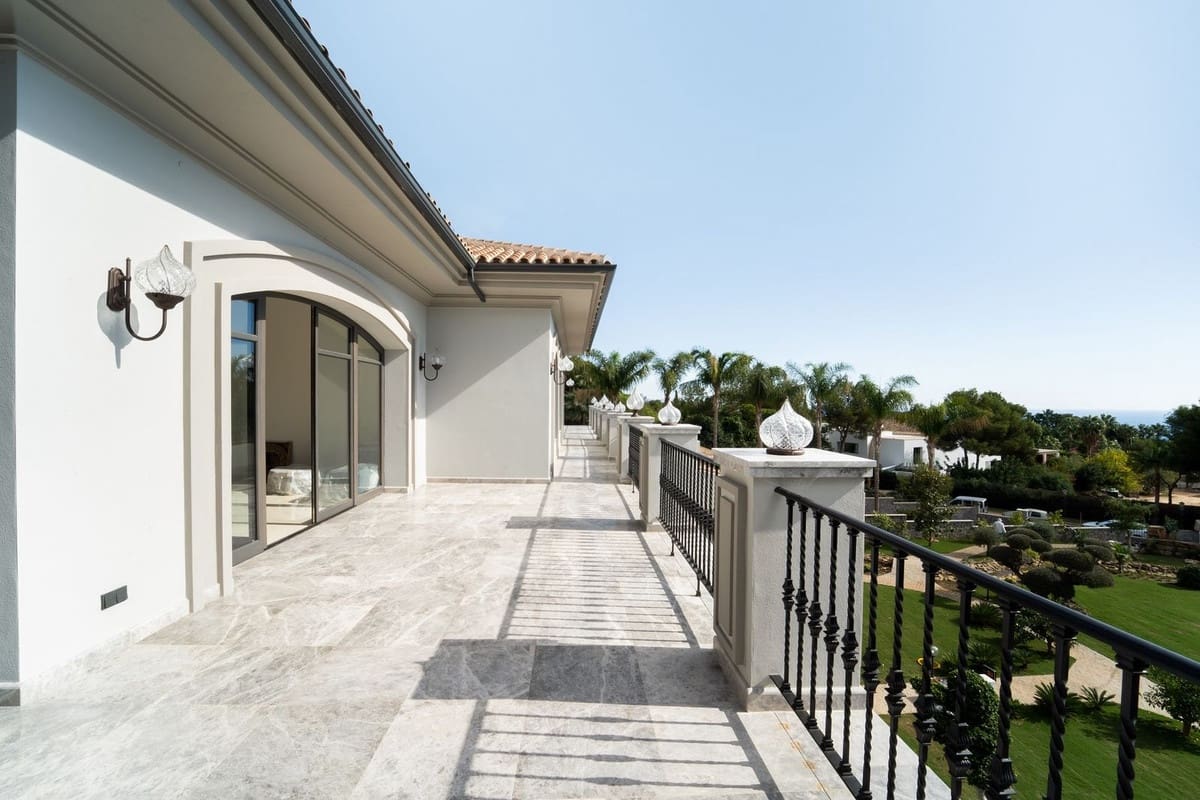 6 soveværelse Villa til salg i Golden Mile med swimmingpool garage - € 29.000.000 (Ref: 8529564)