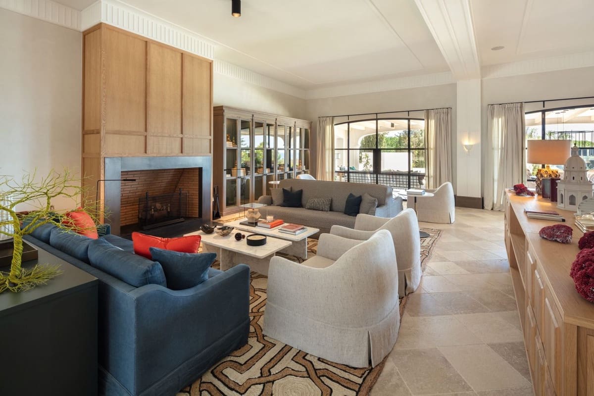 16 sypialnia Willa na sprzedaż w Golden Mile z basenem garażem - 35 000 000 € (Ref: 8529565)