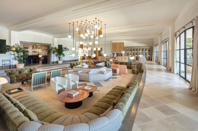 16 sypialnia Willa na sprzedaż w La Carolina - Guadalpín, Marbella z basenem garażem - 35 000 000 € (Ref: 8529565)