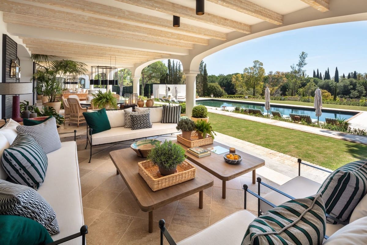 16 sypialnia Willa na sprzedaż w Golden Mile z basenem garażem - 35 000 000 € (Ref: 8529565)