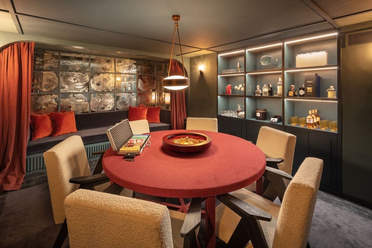 16 sypialnia Willa na sprzedaż w Golden Mile z basenem garażem - 35 000 000 € (Ref: 8529565)