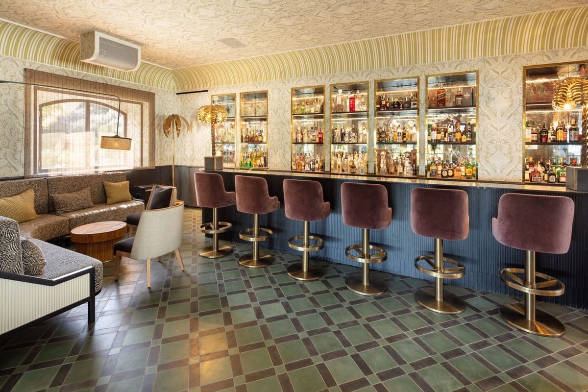 16 sypialnia Willa na sprzedaż w Golden Mile z basenem garażem - 35 000 000 € (Ref: 8529565)