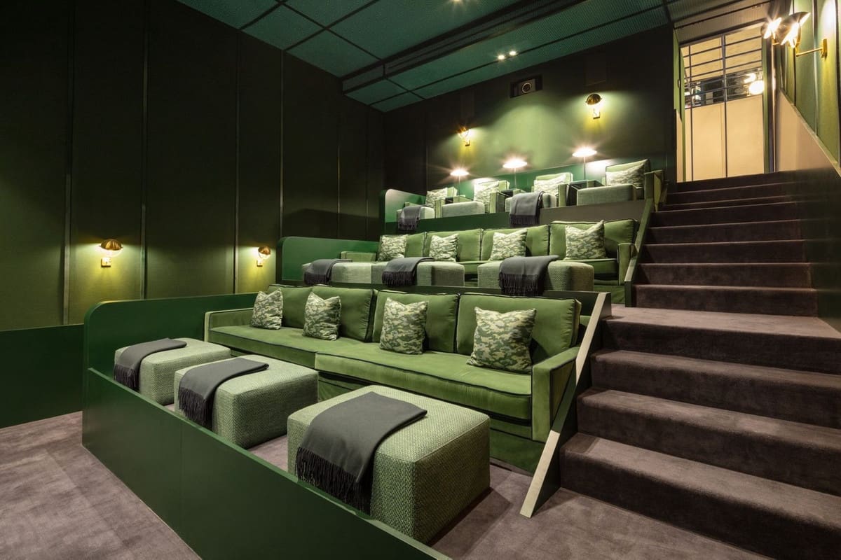 16 sypialnia Willa na sprzedaż w Golden Mile z basenem garażem - 35 000 000 € (Ref: 8529565)