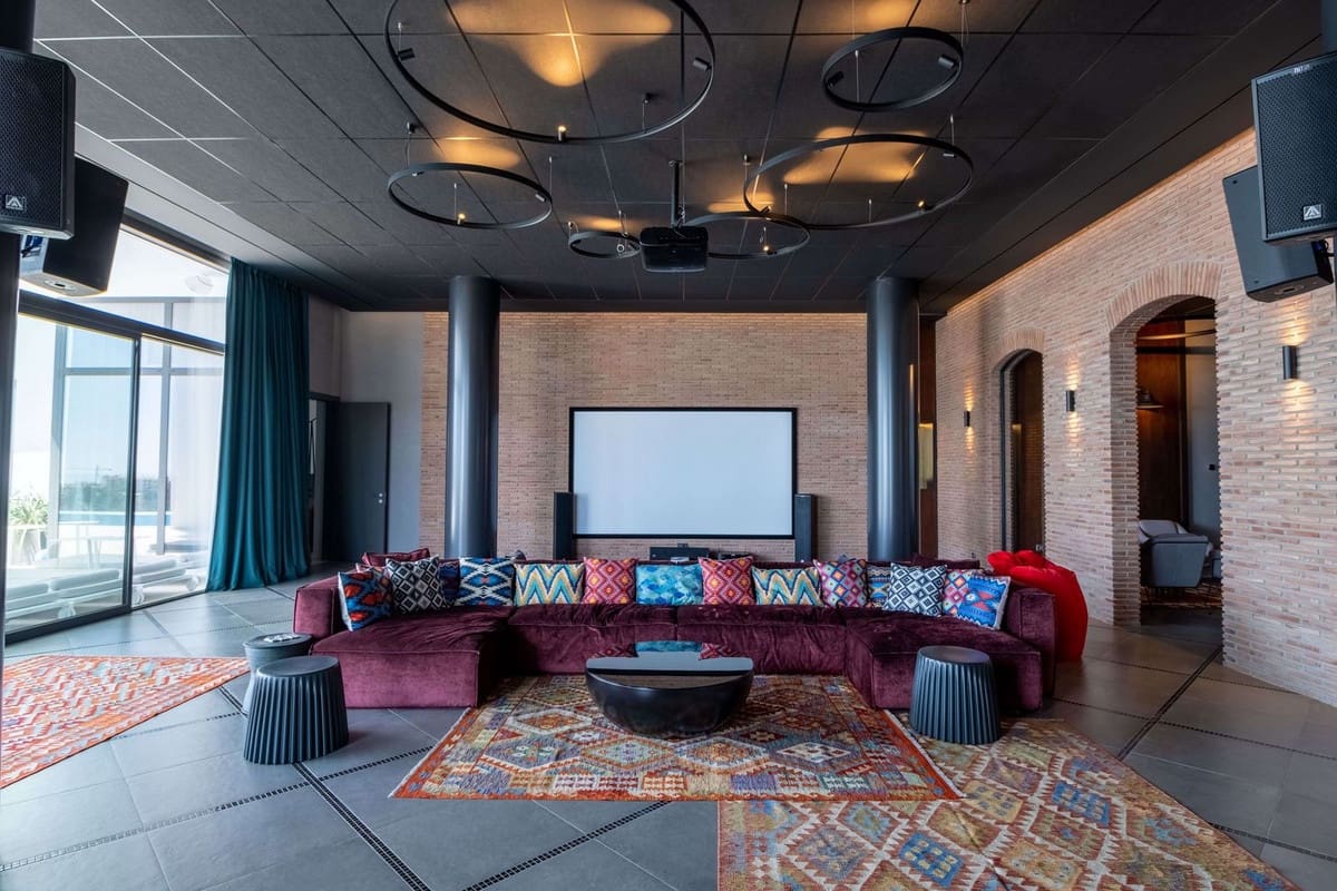 12 sypialnia Willa na sprzedaż w Benahavis z basenem garażem - 12 700 000 € (Ref: 8529566)