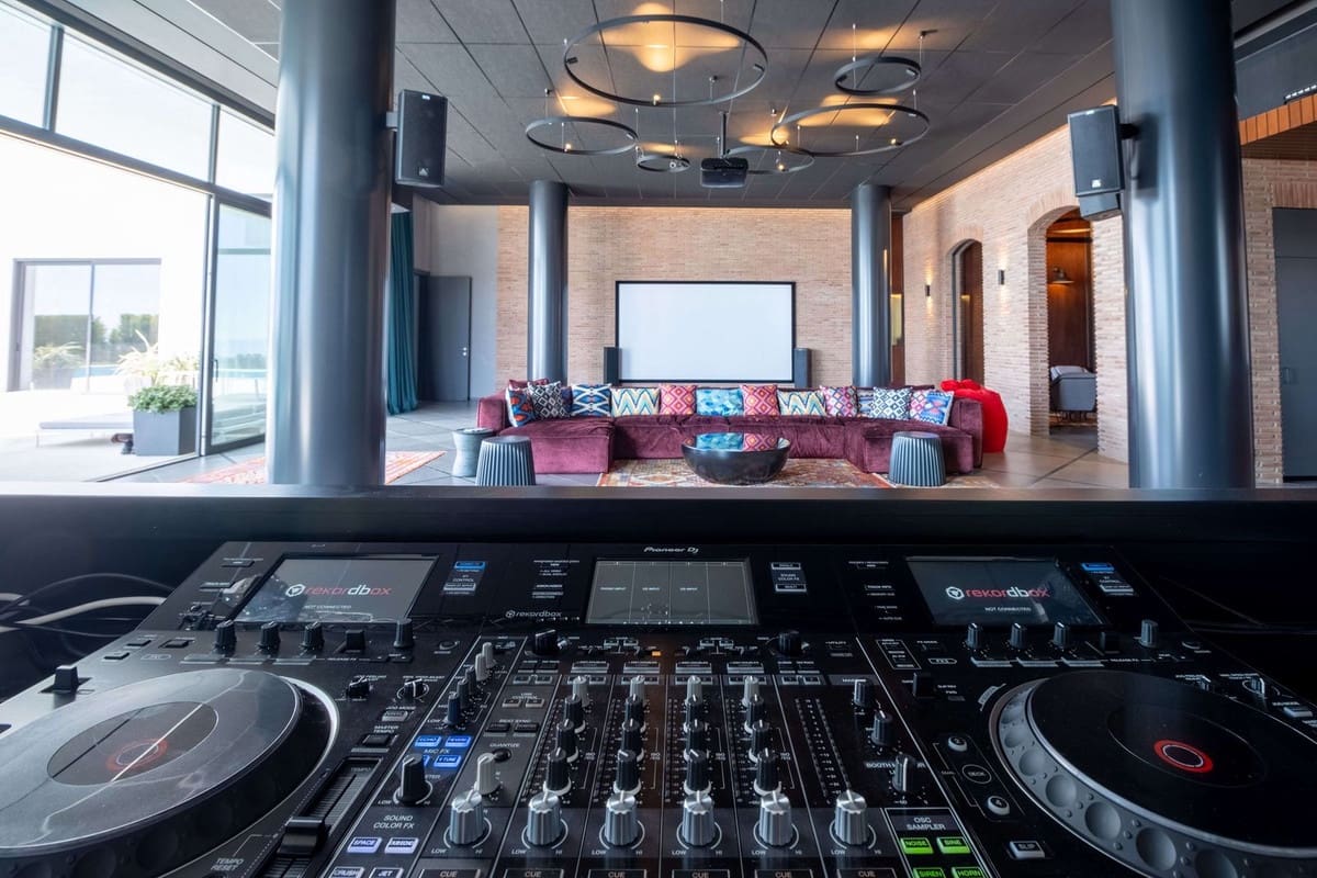 12 sypialnia Willa na sprzedaż w Benahavis z basenem garażem - 12 700 000 € (Ref: 8529566)