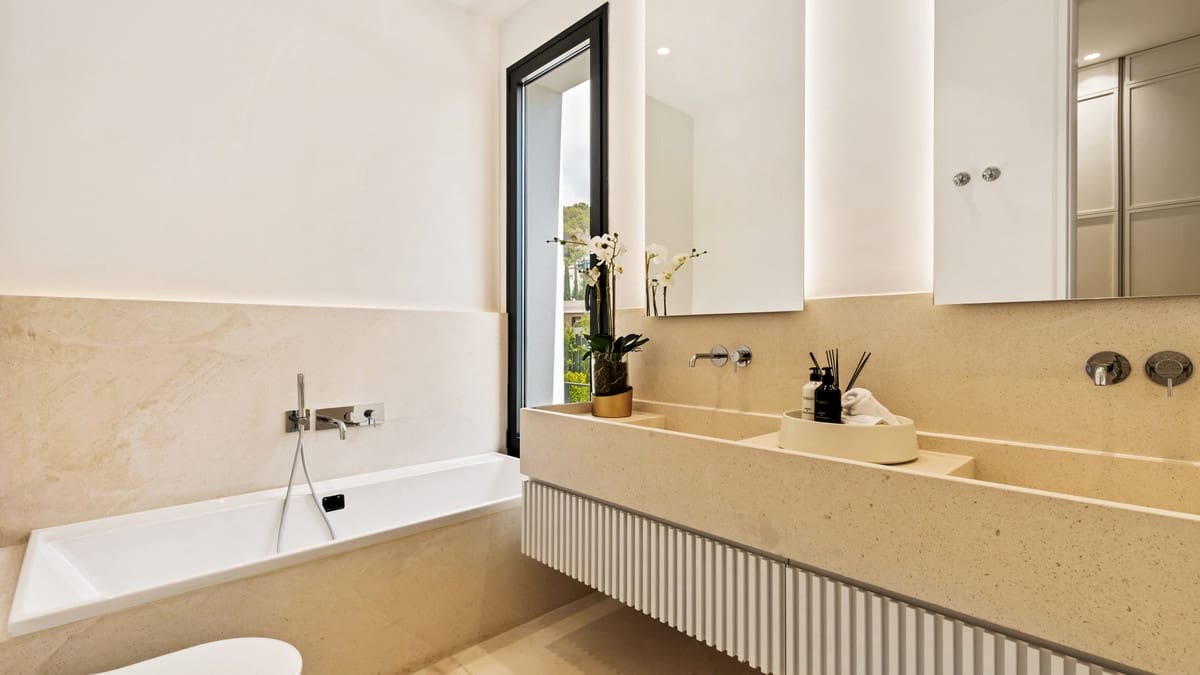 9 soverom Villa til salgs i Golden Mile med svømmebasseng - € 17 000 000 (Ref: 8529568)