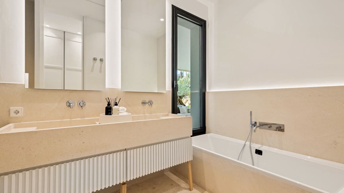 9 soverom Villa til salgs i Golden Mile med svømmebasseng - € 17 000 000 (Ref: 8529568)