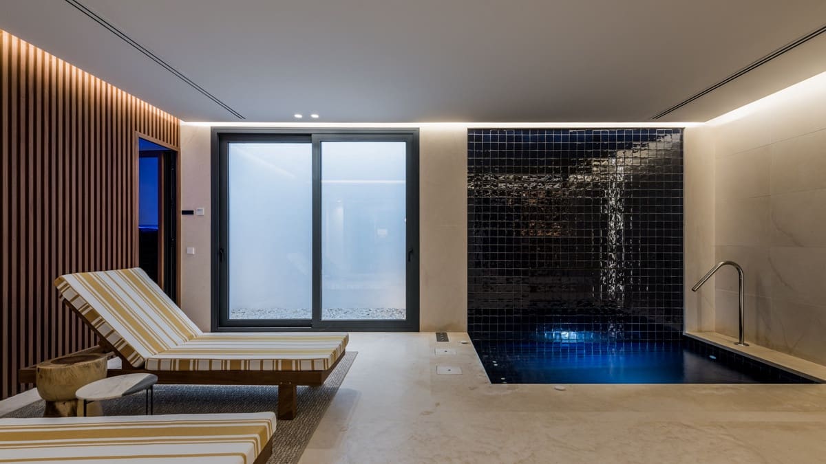 9 soverom Villa til salgs i Golden Mile med svømmebasseng - € 17 000 000 (Ref: 8529568)