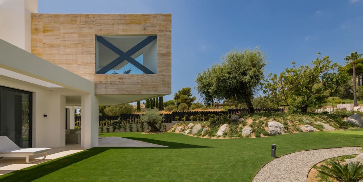 9 soverom Villa til salgs i Golden Mile med svømmebasseng - € 17 000 000 (Ref: 8529568)