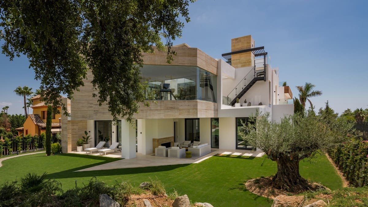 9 soverom Villa til salgs i Golden Mile med svømmebasseng - € 17 000 000 (Ref: 8529568)