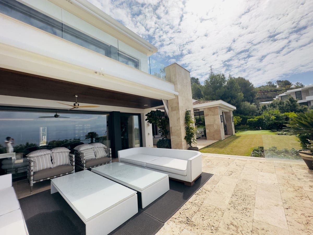 9 soveværelse Villa til salg i Marbella med swimmingpool garage - € 29.500.000 (Ref: 8529571)