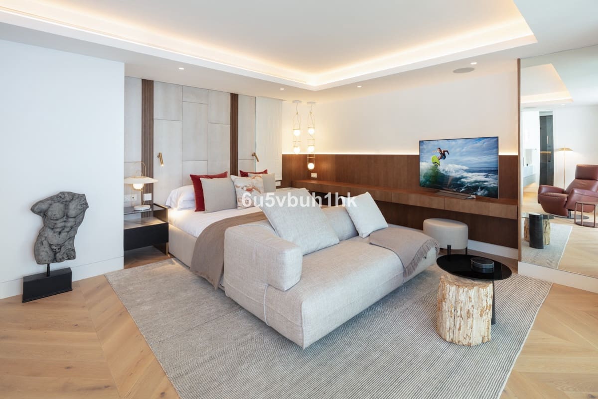 4 soveværelse Penthouse til salg i Golden Mile med swimmingpool - € 11.900.000 (Ref: 8529577)