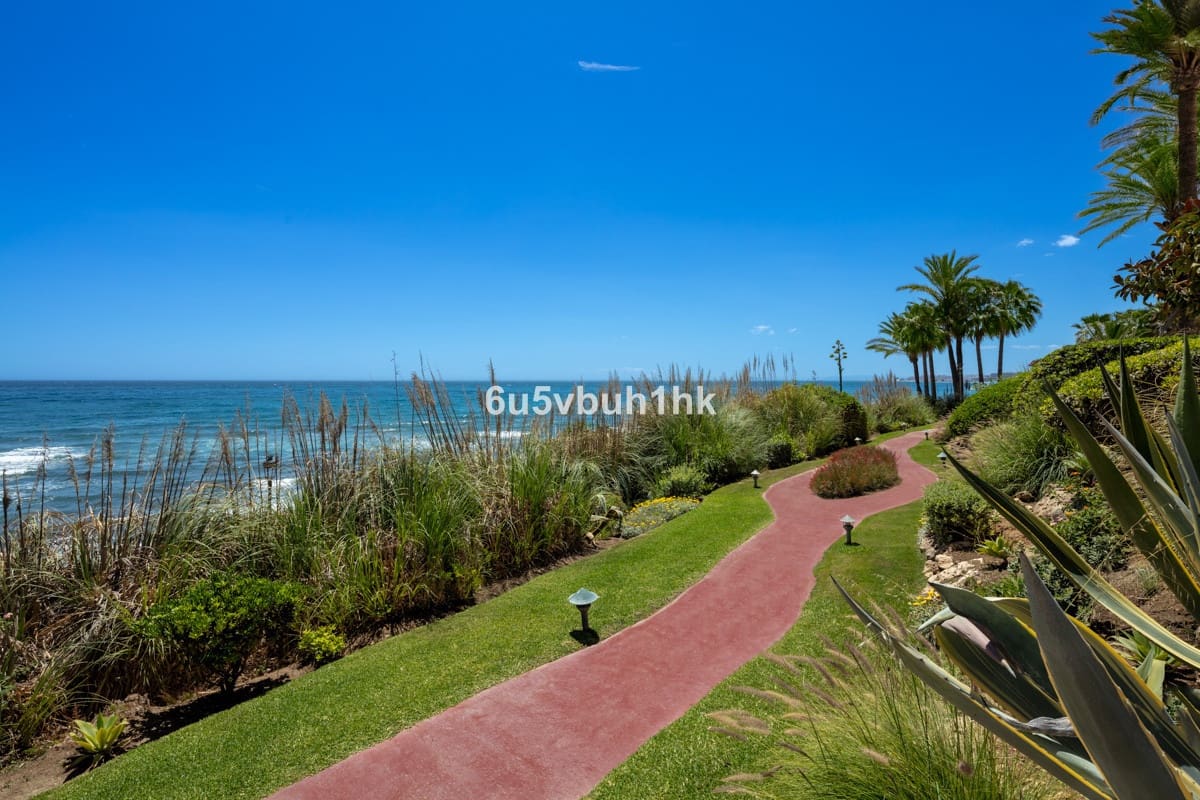 4 soveværelse Penthouse til salg i Golden Mile med swimmingpool - € 11.900.000 (Ref: 8529577)