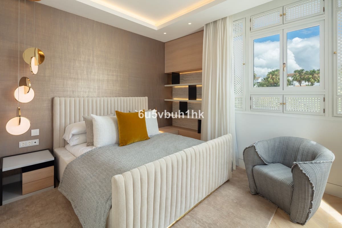 4 soveværelse Penthouse til salg i Golden Mile med swimmingpool - € 11.900.000 (Ref: 8529577)