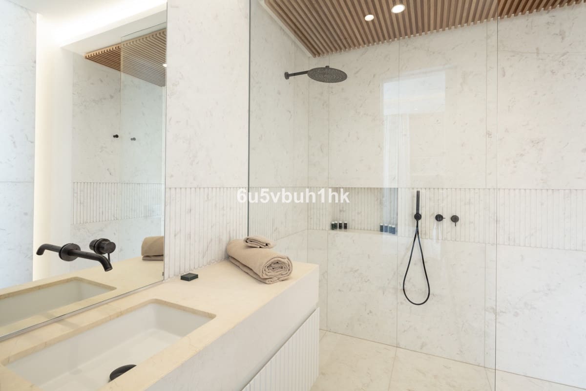 4 soveværelse Penthouse til salg i Golden Mile med swimmingpool - € 11.900.000 (Ref: 8529577)