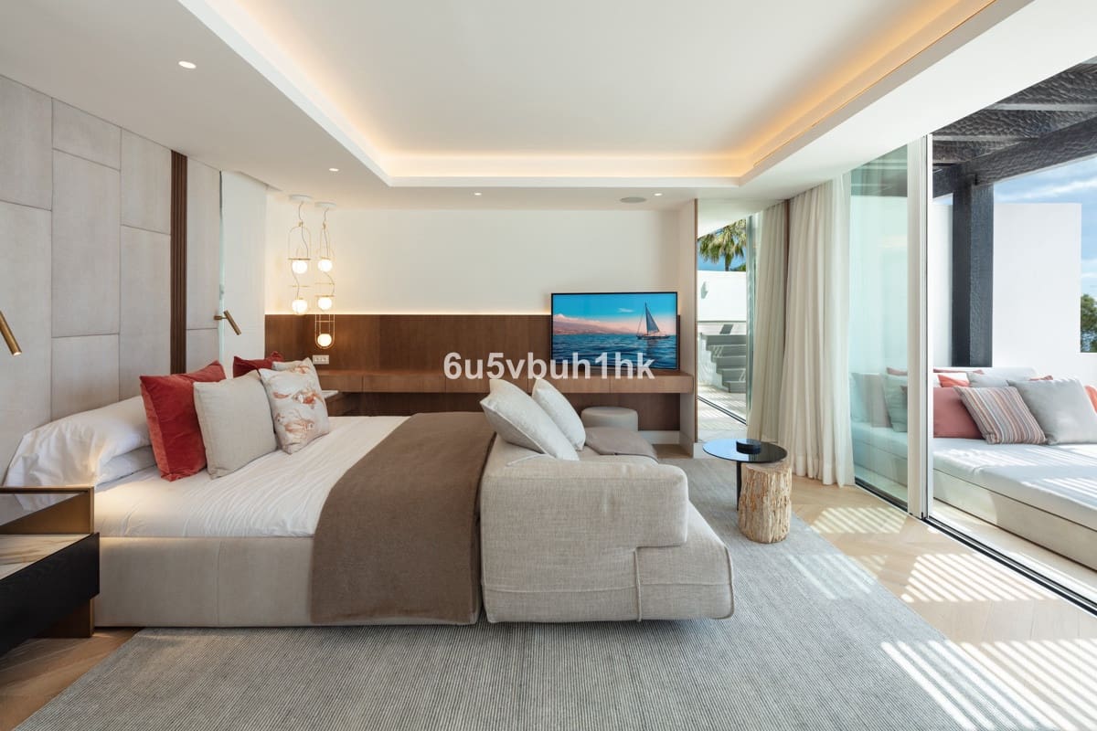 4 soveværelse Penthouse til salg i Golden Mile med swimmingpool - € 11.900.000 (Ref: 8529577)