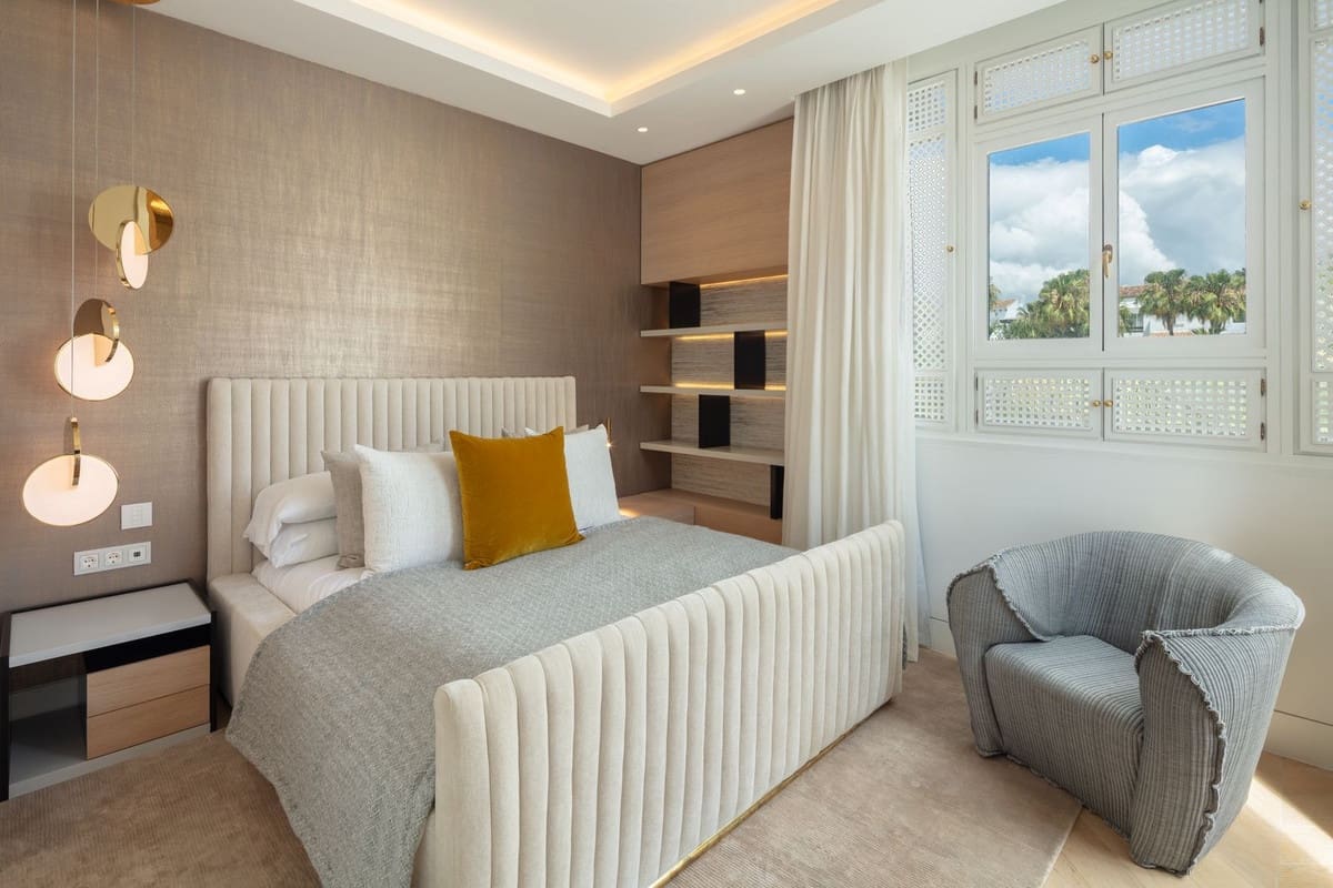 4 soveværelse Studio til salg i Golden Mile med swimmingpool - € 11.900.000 (Ref: 8529585)