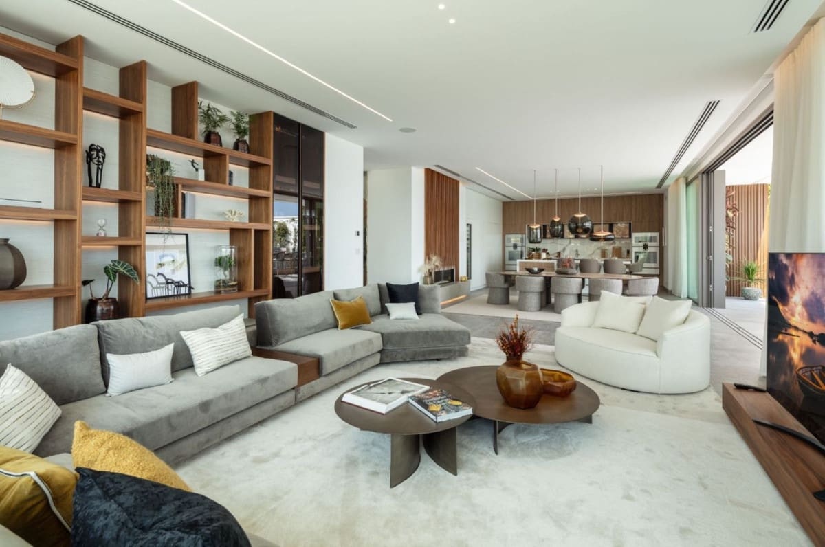 6 soverom Villa til salgs i La Quinta med svømmebasseng garasje - € 11 000 000 (Ref: 8529587)