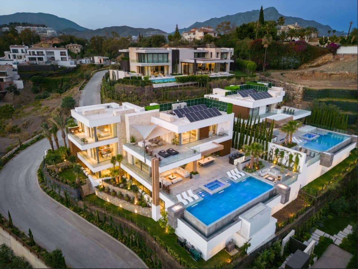 6 soverom Villa til salgs i La Quinta med svømmebasseng garasje - € 11 000 000 (Ref: 8529587)