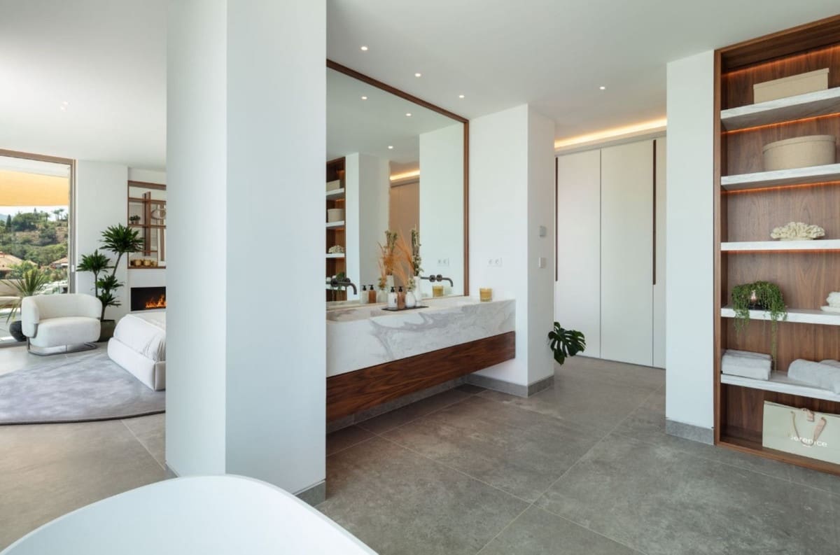 6 soverom Villa til salgs i La Quinta med svømmebasseng garasje - € 11 000 000 (Ref: 8529587)