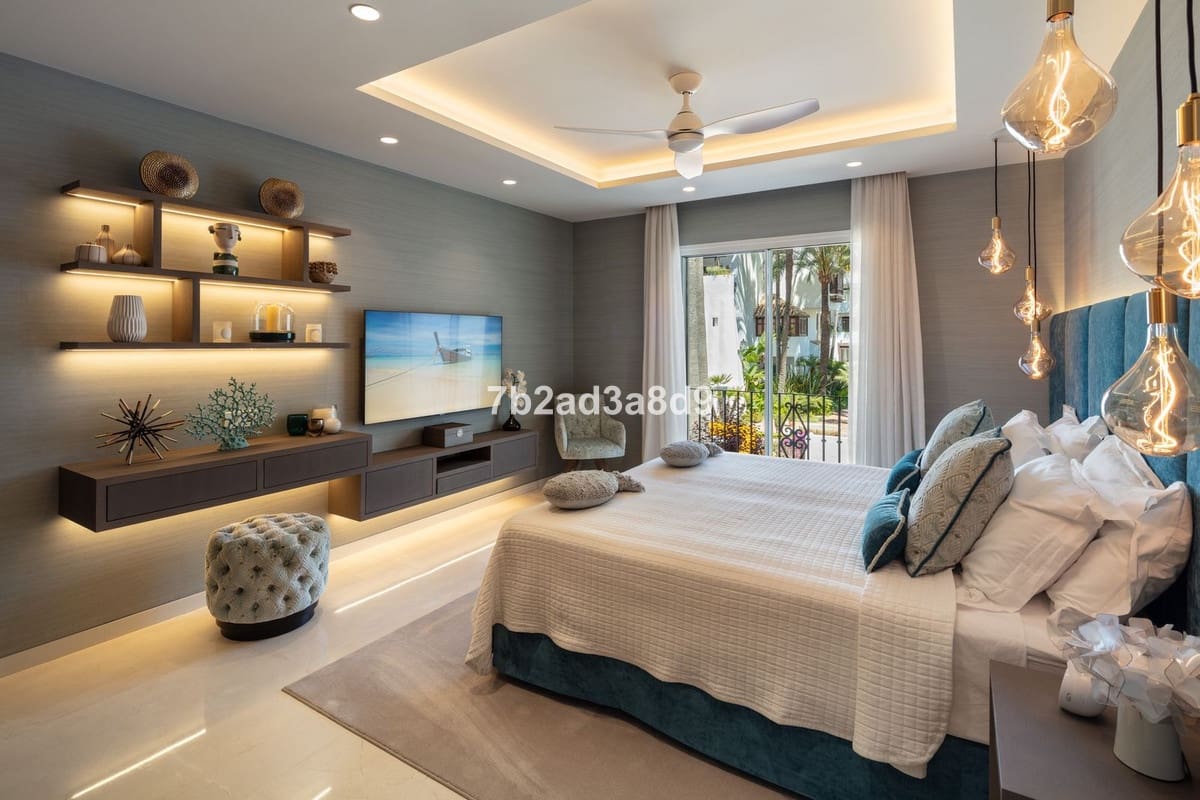 6 sypialnia Penthouse na sprzedaż w Golden Mile z basenem garażem - 22 000 000 € (Ref: 8529589)