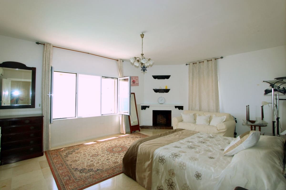 11 camera da letto Villa in vendita in Golden Mile con piscina garage - 12.000.000 € (Rif: 8529591)